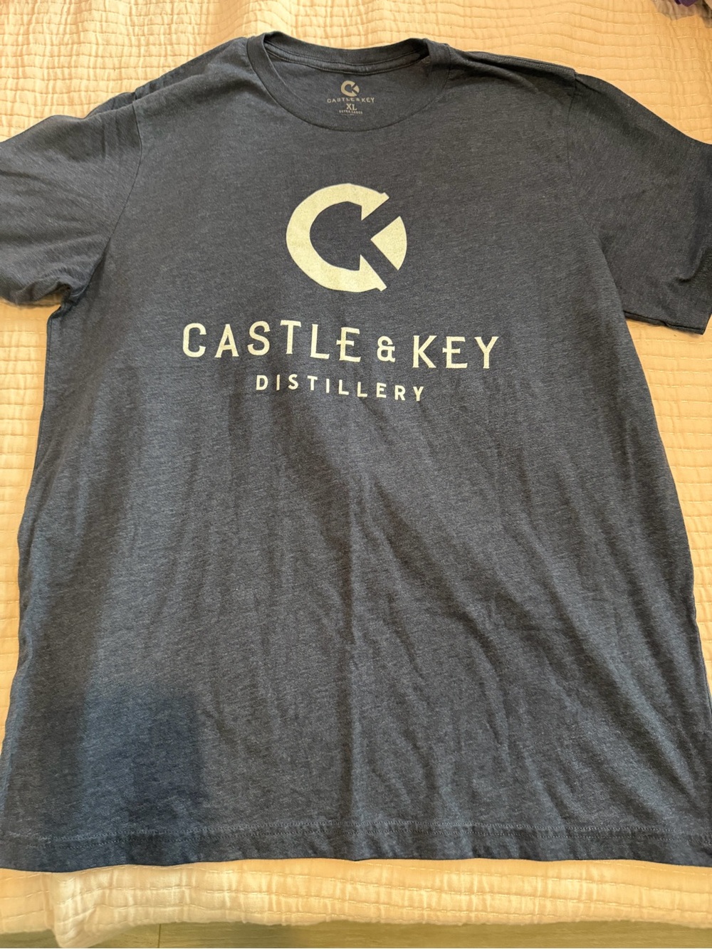 Castle and Key Distillery Logo tshirt size XL